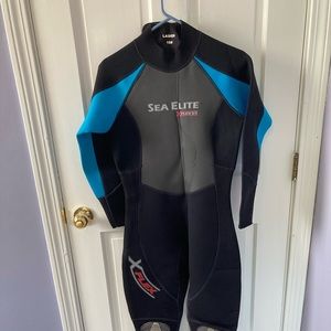 COPY - Women’s Size 10 One Piece Wetsuit. Worn on…